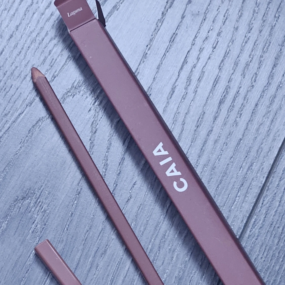 Caia läppenna i färgen Laguna - 90