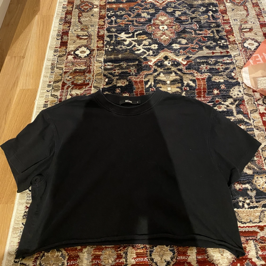 Svart croppad topp - 91