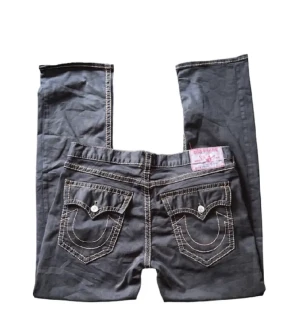 Svarta true religion - Säljer mina trueys, använda några gånger inga tecken på slitage 