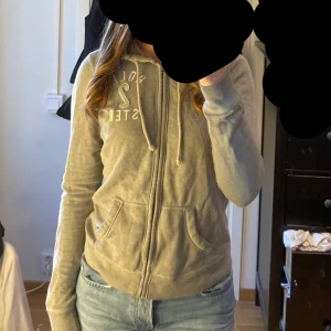 Hollister kofta - En fin hollister kofta som ej längre används!