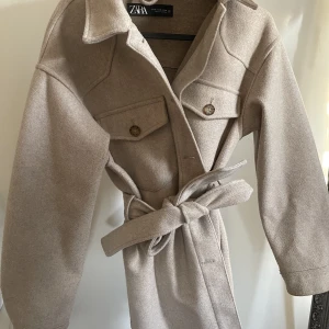 Zara kappa - Super fin zara kappa , använd 2-3 gåmher 🤍