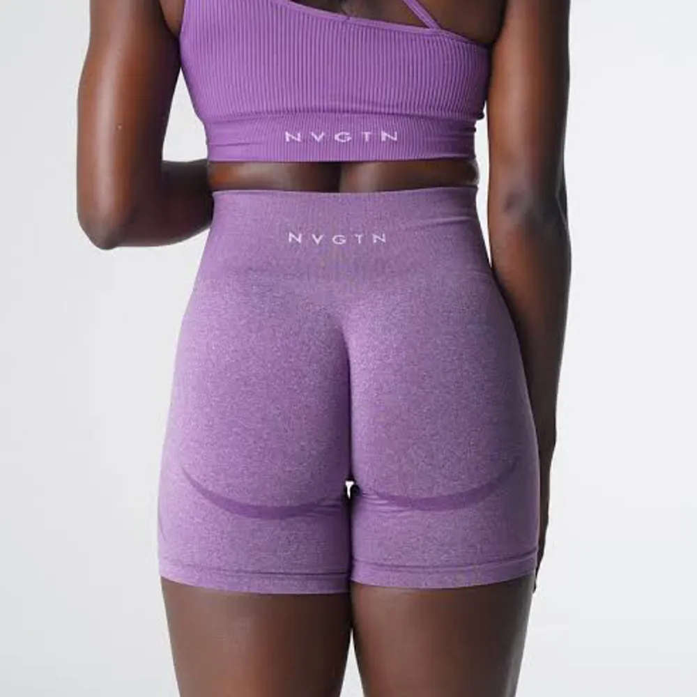 Shorts från NVGTN. Modellen heter Pro seamless och färgen är Violet 💜 Precis som med tightsen så är storlekarna lite små!. Jeans & Byxor.