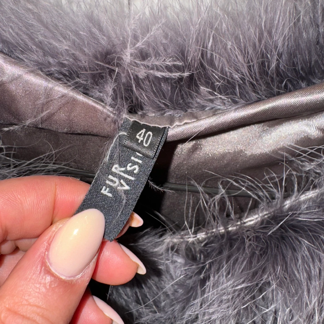 Äkta pälsjacka, grå. Storlek 40 - 91