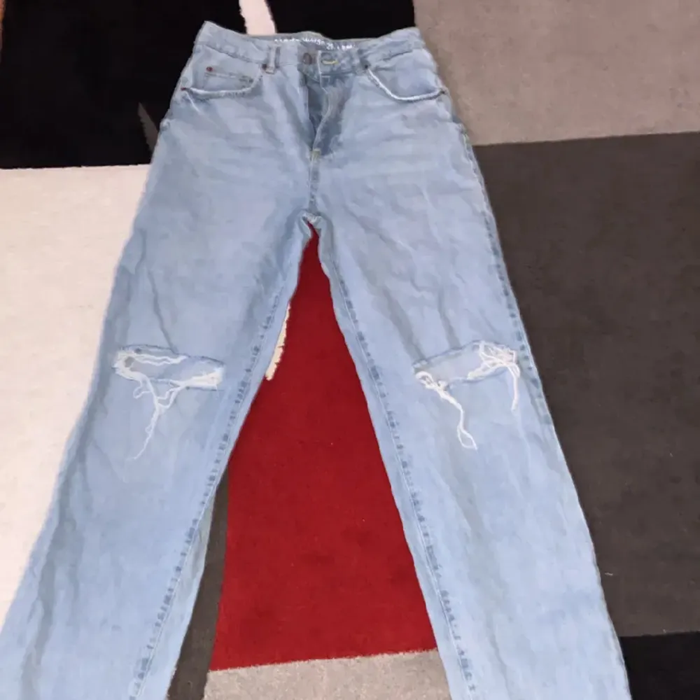 Bra jeans från Levis köpte dom i Stockholm . Jeans & Byxor.