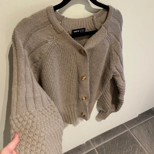 Kofta - Superfin kofta från Shein storlek S, superbra kvalitet, helt oanvänd 