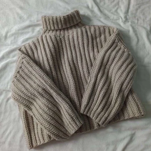 Tröja  - Säljer denna supersnygg tröjan i st XS, jätte bra skick 