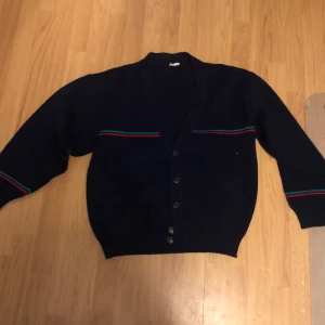 Thrifted cardigan - Felfri thrifted cardigan som inte längre används!