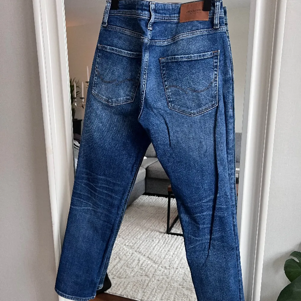 Nya jeans, använd 1 gång. Ny pris 899kr. Regular. 💙. Jeans & Byxor.