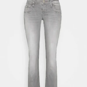 Ltb liknande jeans  - Hej säljer ltbliknande jeans exakt samma passform bara annat märke.  I fint skick. Jeansen finns kvar pga oseriös budare!!!