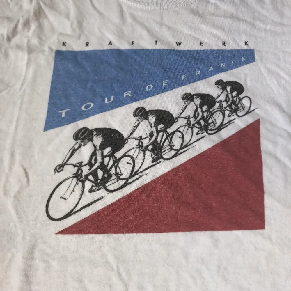 Retro Kraftwerk tour de france merch i storlek M. Använd men i bra skick . T-shirts.