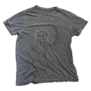 True Religion World Tour 2002 t-shirt, knappast använd!
