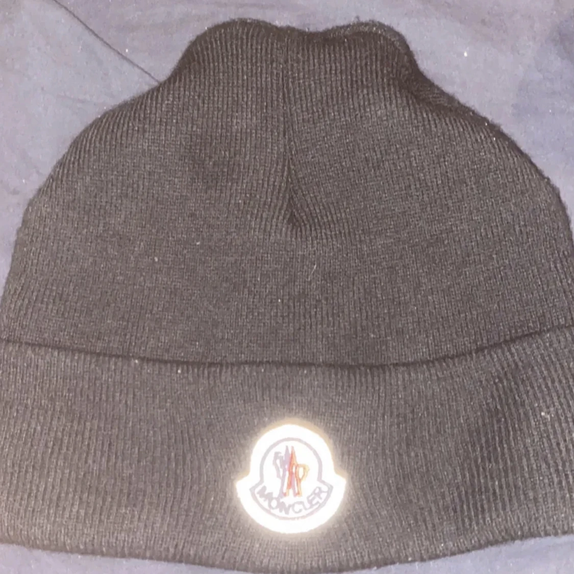 Äkta moncler mössa