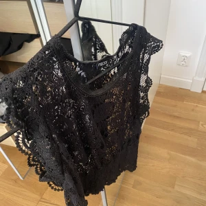 Topp veromoda - Jättefin festtopp elr för lite finare tillfällen.  Kommer ej till användning pga fel storlek.