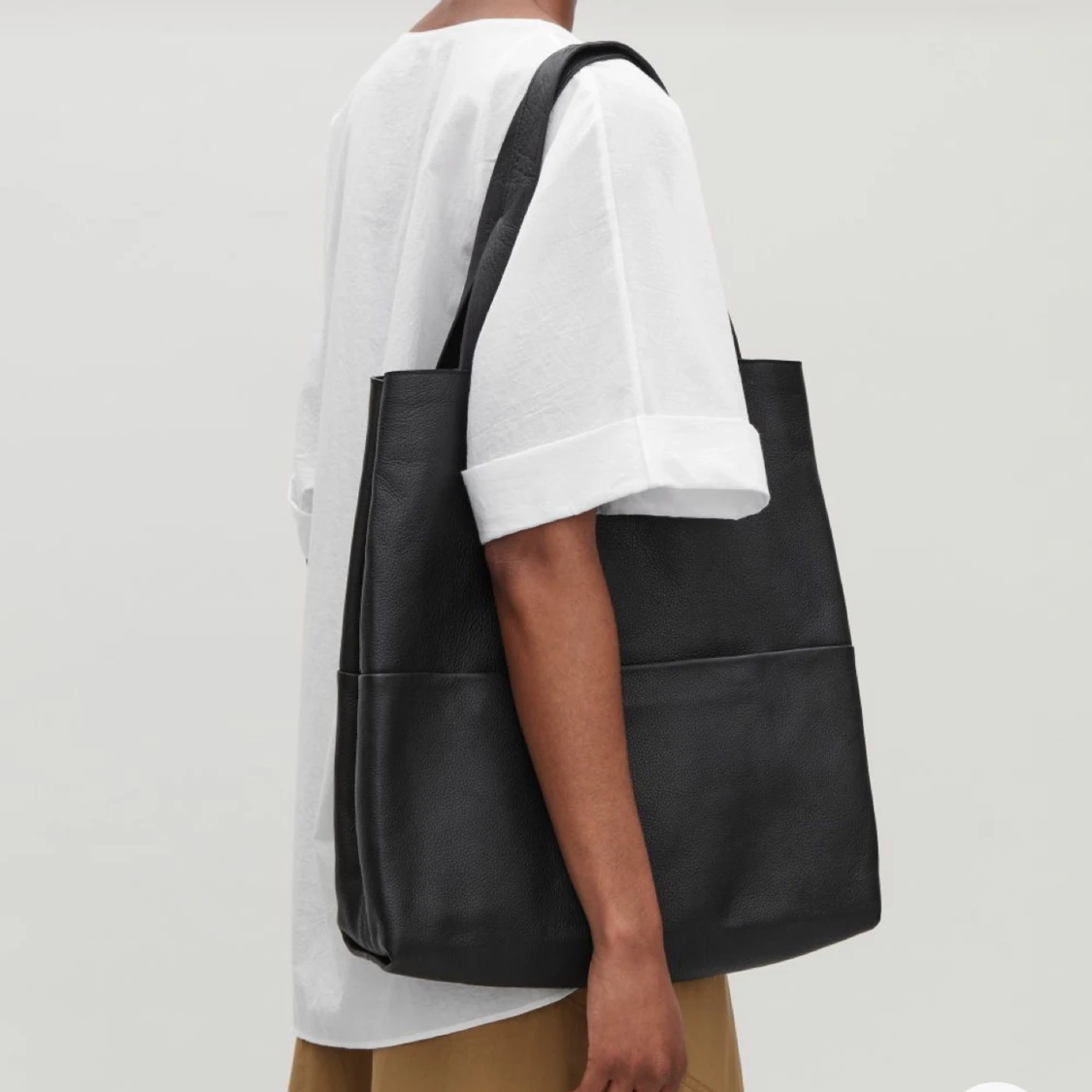 Svart tote väska från COS - 91