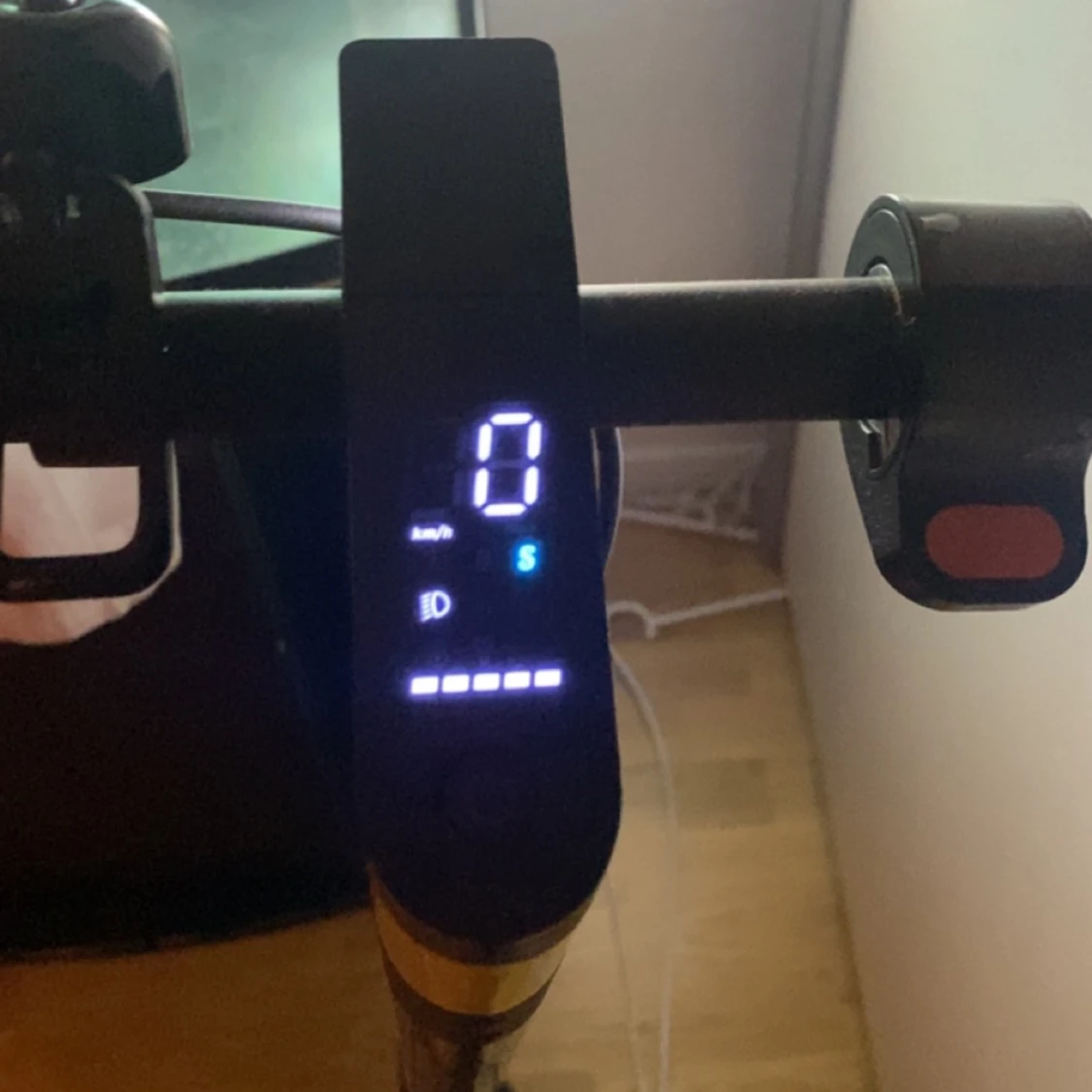 Xiaomi essential scooter  - 90