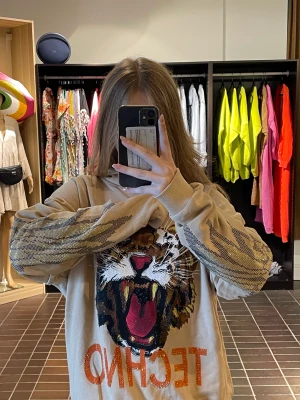 En jätte snygg oversized hoodie!!💕 - Oversized hoodie som har aldrig används