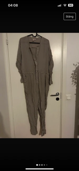 Jumpsuit  - Använd en gång. Mycket bra skick. Material: Viskos.