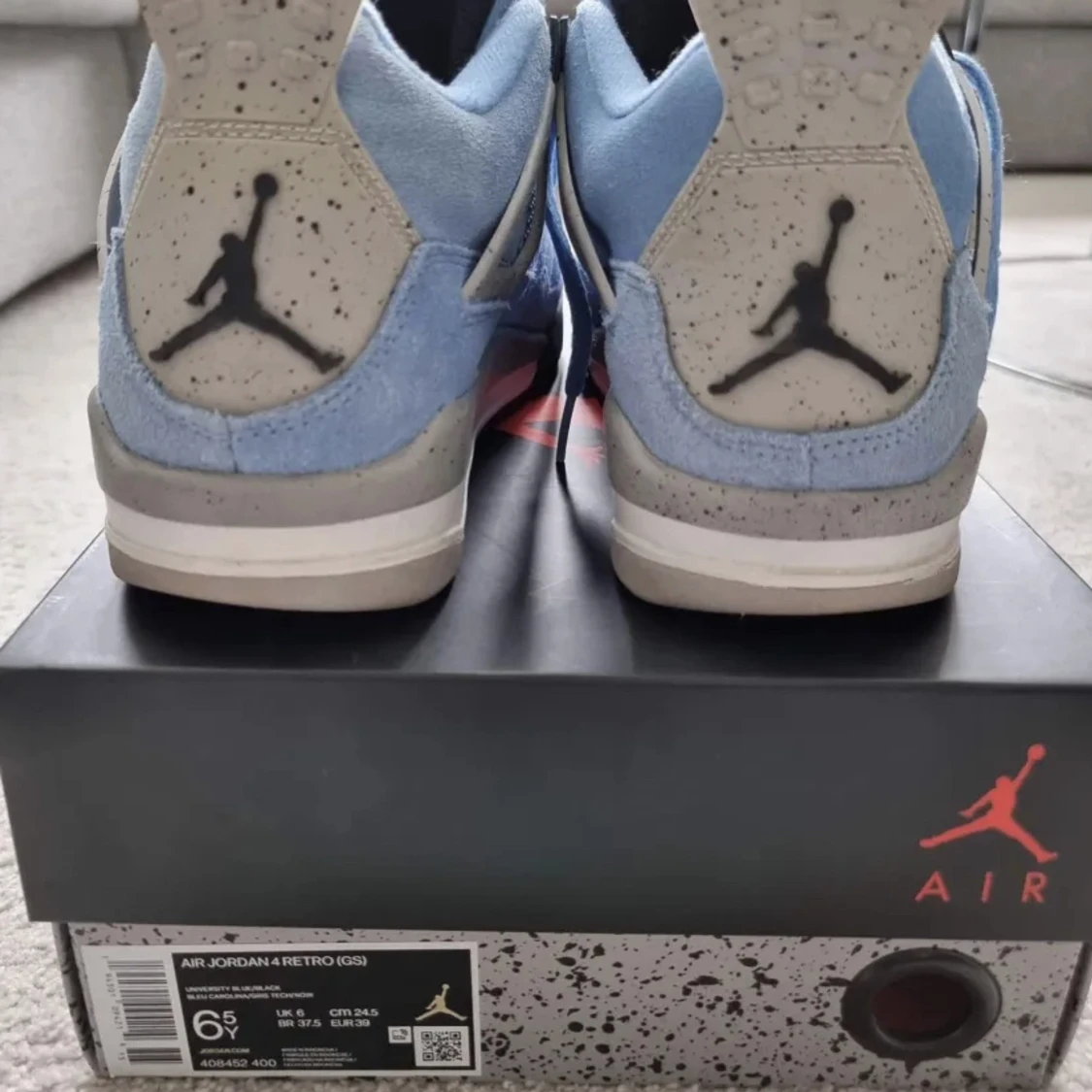 Jordan 4 university blue - 91