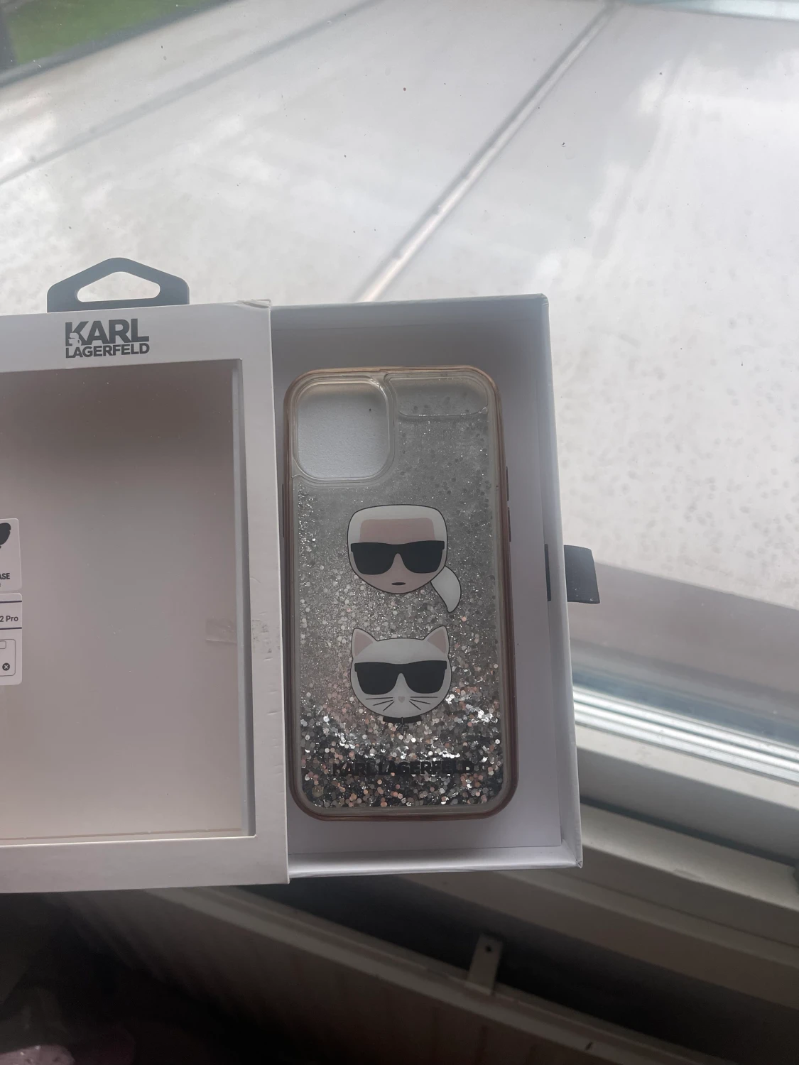 Karl lagerfeldt skal till iPhone 12/12prp🪩💿