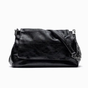 Zara Väska - Säljer denna fina zara väska, den är i nysick och är väldigt rymlig. Köparen står för frakten💗