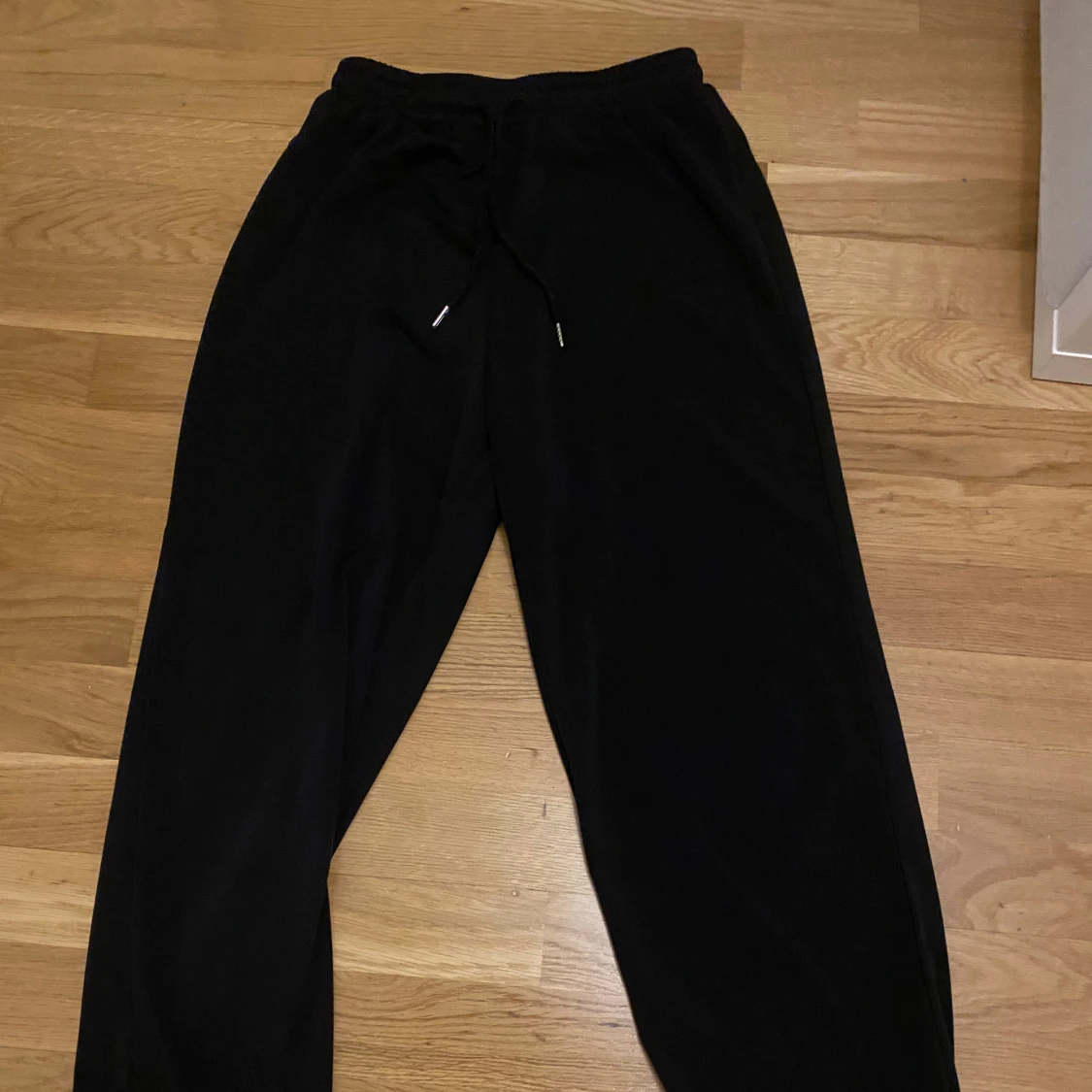 Svarta mjukisbyxor - 91