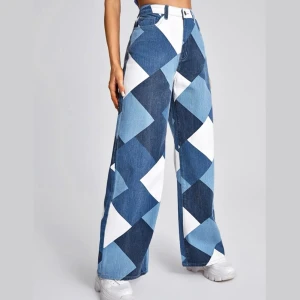 Rutiga jeans - Super söta rutiga jeans💙🩵🤍 Highwaist och wide 