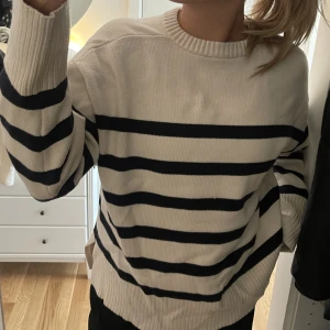 Zara stickad tröja - Stickad tröja från zara storlek M