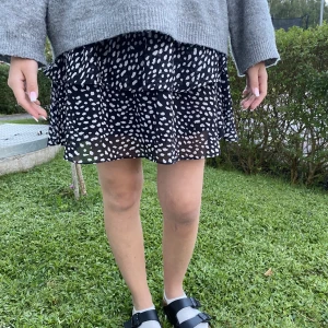 Volang kjol  - Använd några få gånger från Chelsea i storleken Xs men passar S  Nypris: 499