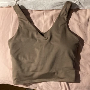 Linne - Träningslinne V krage