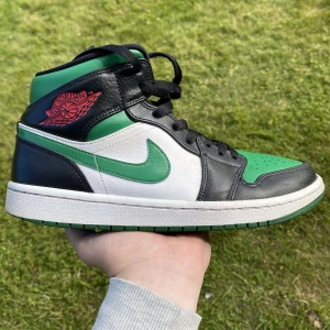 Jordans  - Hjälper nu min bror att sälja sina Jordans One, bra skick och fri frakt! 💞