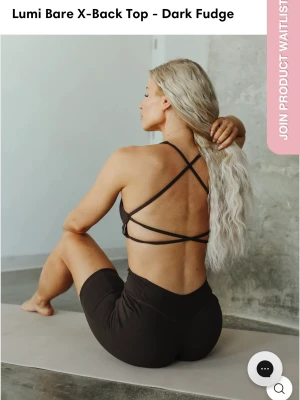 stacci Lumi Bare sport topp strl L  - Helt ny Stacci sport topp: lumi bare x-back Färg: dark Fudge  Storlek: L  Super mjukt material och snygg modell! Jag kan inte riktigt fylla ut den så hade behövt gå ner en storlek. 