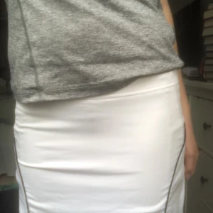 Tennis kjol  - I gott skick har haft på mig en gång så typ helt oanvänd 