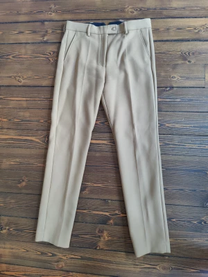 Tiger of Sweden byxor - Superfina Tiger of Sweden byxor i storlek 38. Använd fåtal gånger. 45% ull, 55% polyamide.