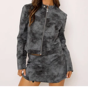 Set från tigermist  - Helt nyköpt set från tigermist. Köpte den för 2250 då är de inklusive tull och frakt. Men säljer för 1250. Så coolt