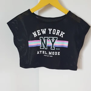 Tröja  - En fin tröja. Ny. Storlek S.