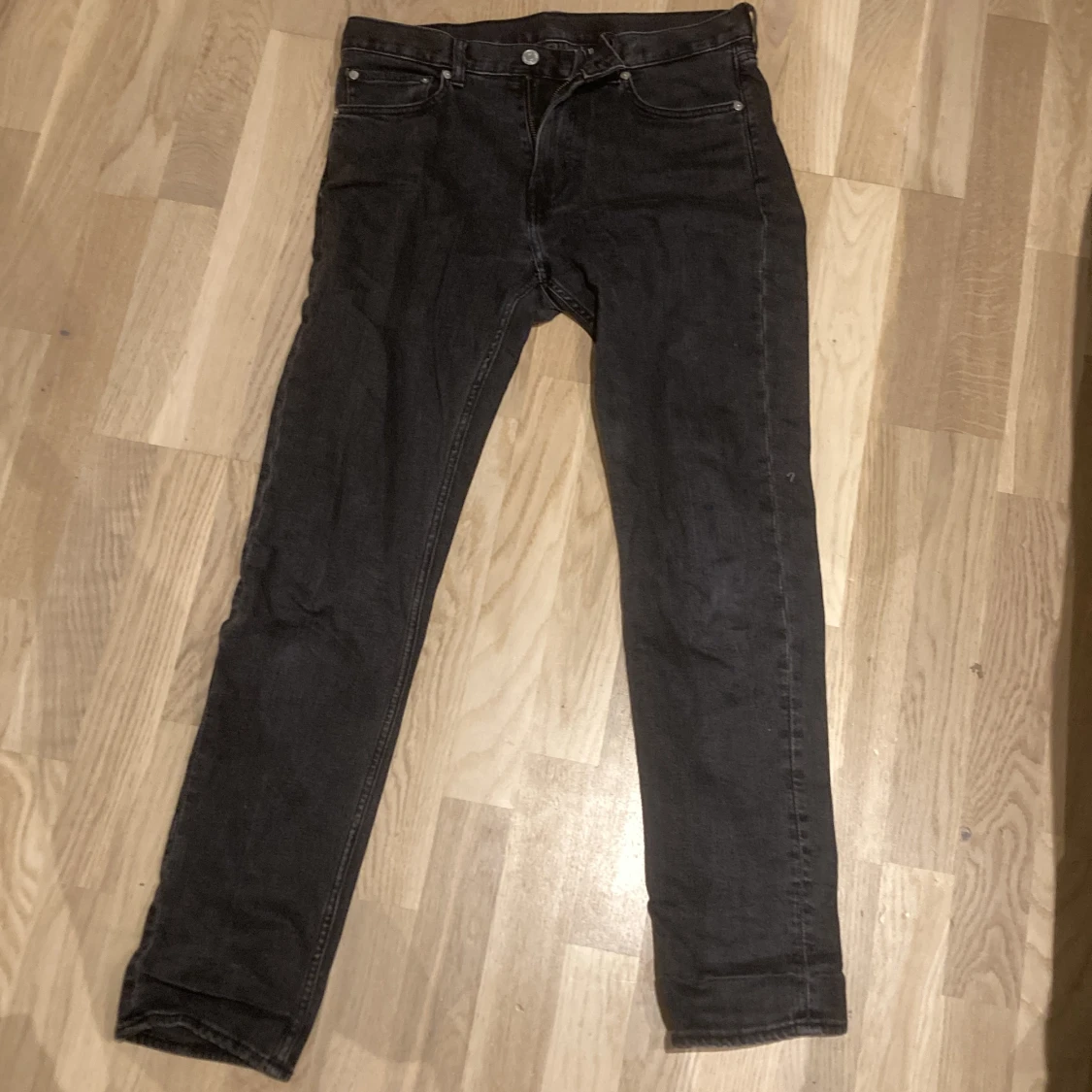 Svarta jeans