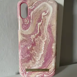 Säljer mitt gamla ideal of Sweden skal som passar iPhone XS/xr nypris 300kr säljer för 70kr + frakt, kom privat för mer info💓