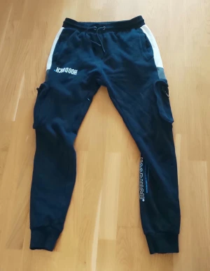Hoodrich Byxor - Hoodrich Stamp Tracksuit Byxor Storlek S (Small) Inget trasigt! Pris kan diskuteras! Möts i Stockholm, annars går frakt!