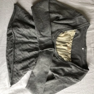 Vintage topp - Vintage topp som passar S-L, mycket stretchigt material och högkvalite. Kan vara lite tight i armarna.