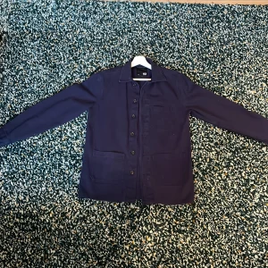 Höst skjorta  - Säljer min gamla skjorta då den är för liten har används lite men är i nyskick.