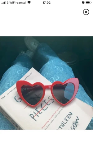Solglasögonen  - kontakta mig för egna bilder❤️