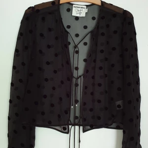 Réalisation Par Blus - Réalisation Par - Claudia Schiffer collection  Model: Poppy Top Polka Dot   Size: s  Never used, in perfect condition!  Polka dots in a luxurious velvet<3