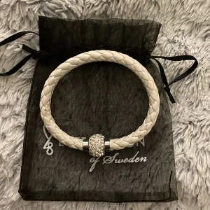 Jättegulligt armband  - Säljer det här söta armbandet. Priset kan diskuteras såklart. 