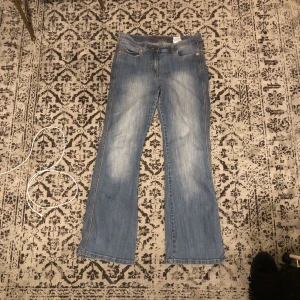 lågmidjade jeans  - jätte fina lågmidjade jeans i bra skick 
