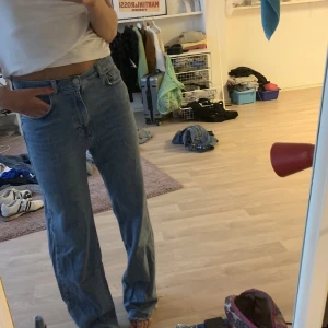 Lowwaisted jeans - Superfina jeans som lägger sig på höfterna!😍