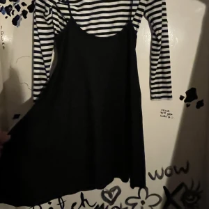 ”Hängsel” kjol - Du kan köpa till tröjan för 5kr