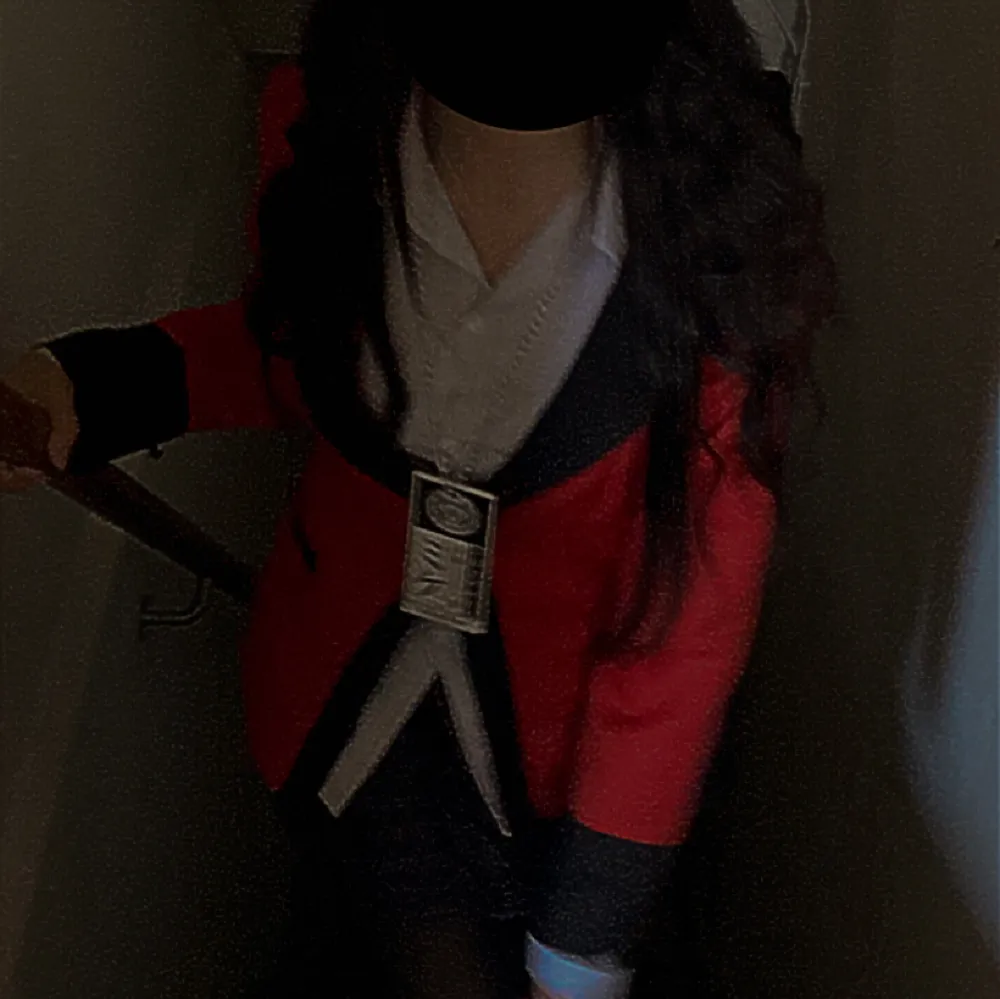 Kakegurui cosplay , can discuss the price .  i lost one of the buttons on the jacket but it still works very well ! i also lost the bowtie lmao but nobody pays attention to it tbh. . Kostymer.