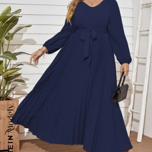 Blue dress - Blue dress from shein, i didn’t even use it before. 