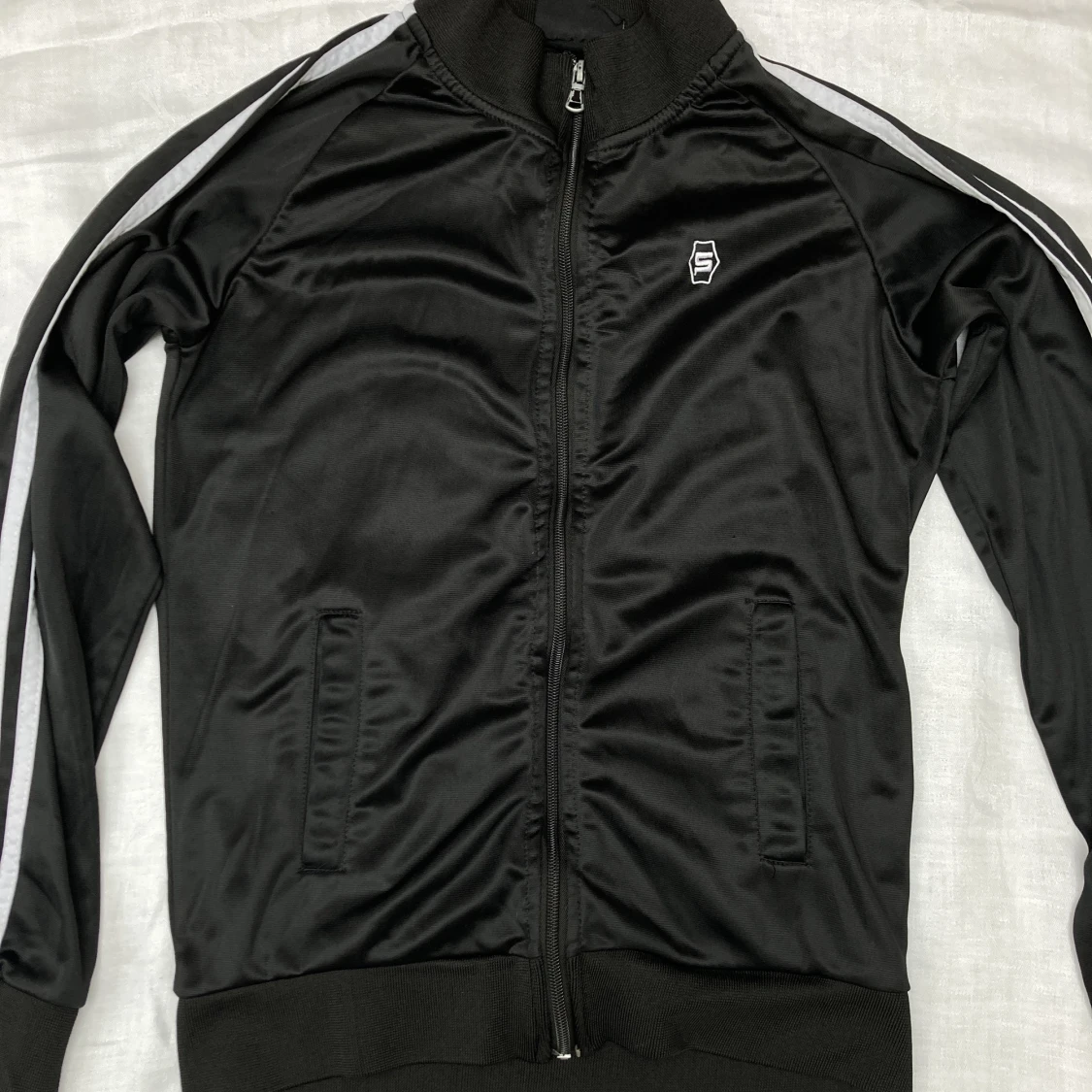 Svart ”adidas” jacka