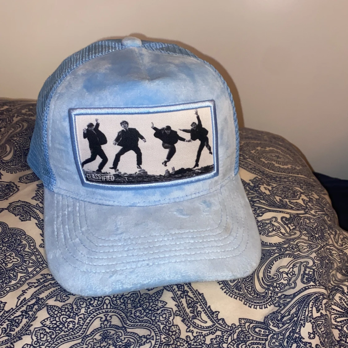 Classified keps BLÅ